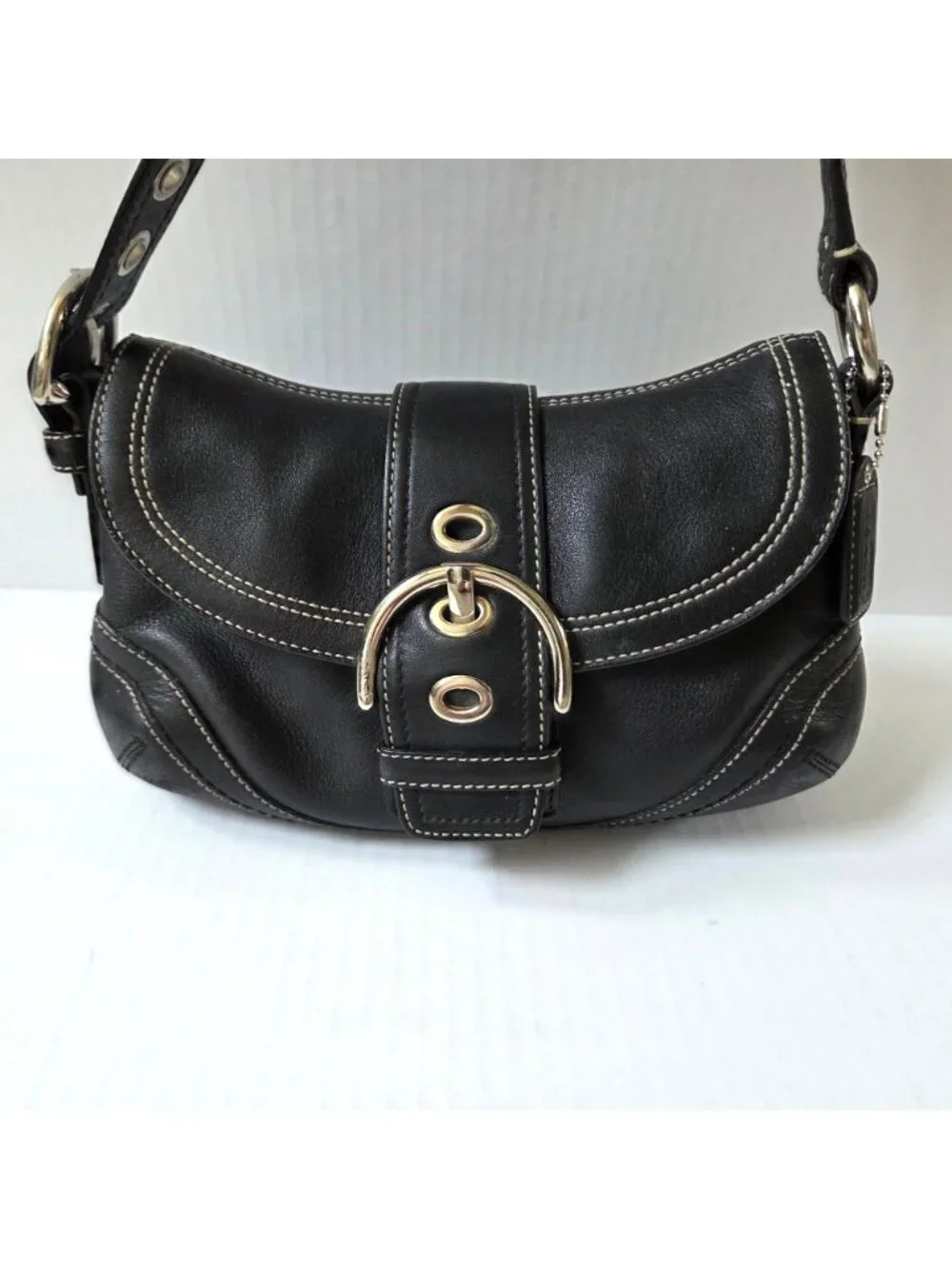 Vintage Coach Soho Black Leather Flap Shoulder Bag F10909 Y2K Contrast Stitching